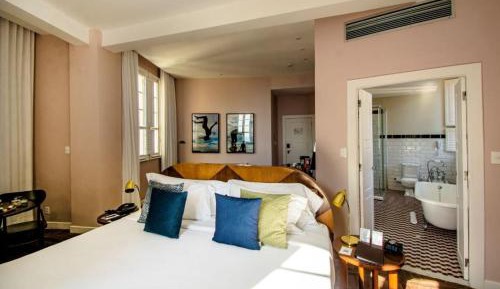 Deluxe Suite