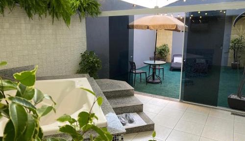 Deluxe King Suite
