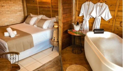 Deluxe Suite with Spa Bath