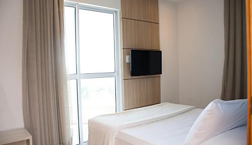 Deluxe Queen Suite