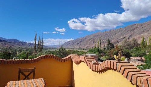 Apartment with Mountain View