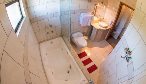 Deluxe Suite with Spa Bath