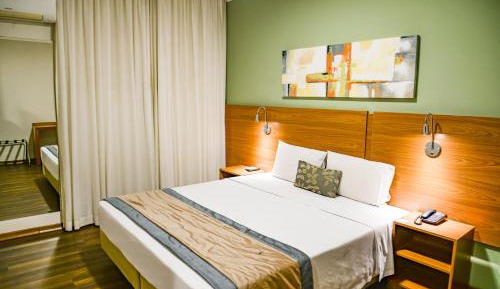 Deluxe Queen Room