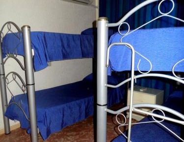 Basic Triple Room with Shared Bathroom