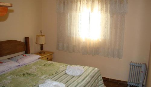 Chalet (6 Adults)