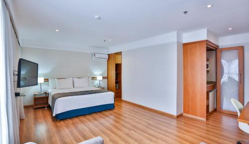 Deluxe King Suite