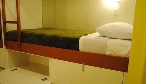 Single Bed in 8-Bed Male Dormitory Room Private Bathroom