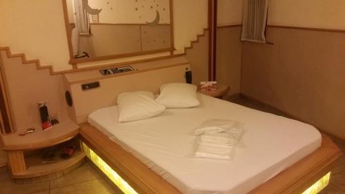 Deluxe Suite with Spa Bath