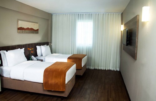 Luxemburgo Hotel | BH Raja Hotel