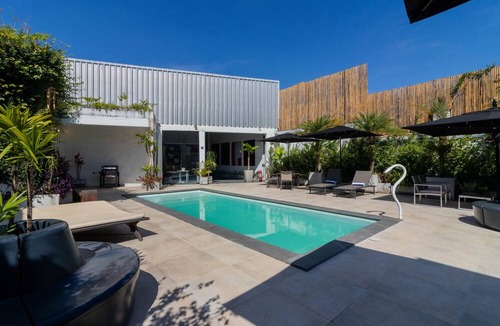 Zona Leste House | Urban Oasis / Photo and Event Studio AR-756