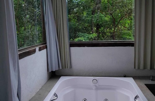 Sao Sebastiao das Aguas Claras Hotel | Pousada Canto da Lua - Macacos