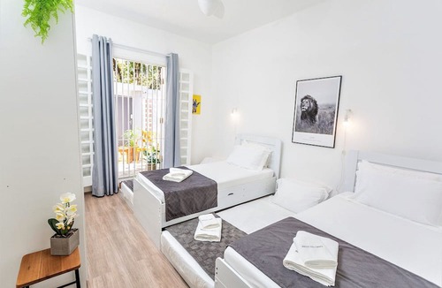 Lapa House | Casa na Lapa com Piscina e Churrasqueira
