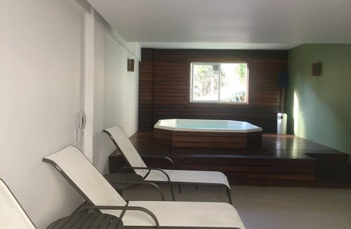 Itaipava Apartment | Charmosa Cobertura Duplex em Itaipava. Acomoda até 07 Pessoas