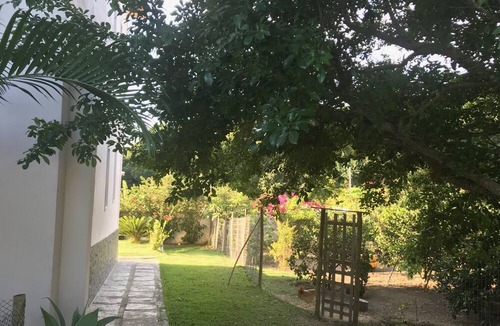 Bonsucesso House | Espaço Inteiro: Casa em Saquarema, Brasil - Piscina, Montanhas & Mar