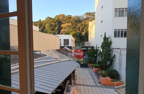 Serra Negra Apartment | Villa Ida, Suíte 02 c/Sala e Copa p/4 Pessoas