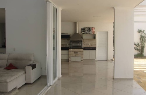 Estancia das Flores House | Contemporary style house with 4 suites and 6 bathrooms in gated community