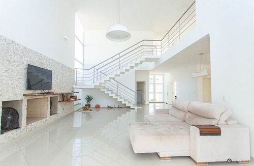 Estancia das Flores House | Contemporary style house with 4 suites and 6 bathrooms in gated community