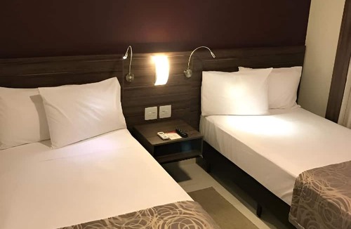 Sao Joao de Meriti Hotel | Room Near Vila Rosali Train Station – 0.9 mi - For Business & Leisure Travelers