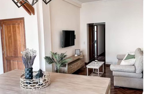 Salta Apartment | Lujoso amplio dpto para 8 en Salta con cochera