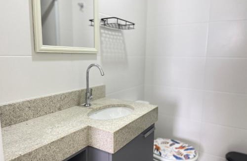 Vila Balnearia House | Apê beira mar c/churrasqueira p/5 hóspedes