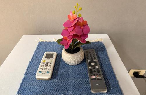 Fernando De La Mora House | Casa de huéspedes privada con Wifi gratis cerca de IPS Ingavi, UNA y Biggie