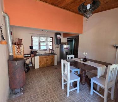 San Francisco Ski Chalet | Cabaña La Paz, mar de nubes y cielo