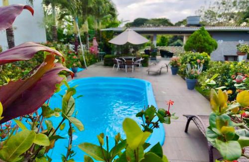 Camaragibe House | Casa completa em reserva ambiental com piscina privativa