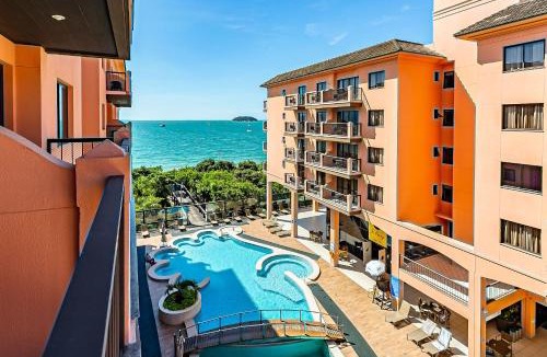 Jurere Apartment | Studio in resort with pool view JBV334