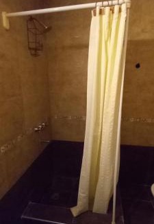Villa Udaondo Apartment | Casa en Planta alta, a cuadras del Parque Leloir