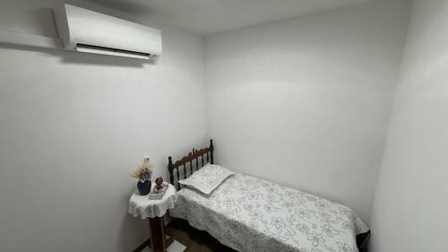 Gloria House | Casa Bairro Glória - 4 PESSOAS - PRAIA com Turismo de Compras - 2 quartos com ar condicionado split - 200 metros da Chocolates Garoto - 2 km da Praia da Costa, 2 vagas de garagem, Rede para Descanso e Wi-Fi 600 megas - Melhor localização!