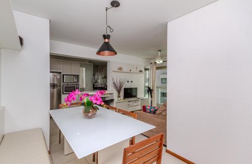 Itacolomi Apartment | Apê Beira Mar com Ar Cond em Condomínio Clube com Piscina, Churrasqueira, Proximo ao Beto Carrero