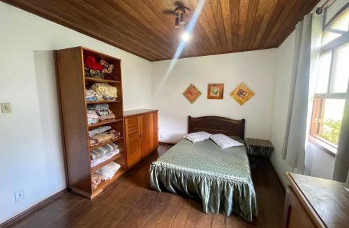 Sao Jose do Ribeirao Villa | Cozy Farmhouse with Pool in Bom Jardim