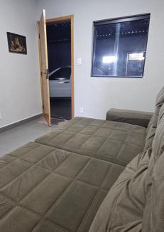 Aracatuba House | Baza um lugar perfeito para descansar, piscina aquecida solar, ar condicionado,2 quartos, garagem coberta e etc