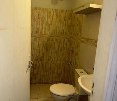 Fernando De La Mora Ski Chalet | Oasis Asunción - Casa con Piscina en Fernando de la Mora zona norte - Barrio Domingo Savio en Asunción
