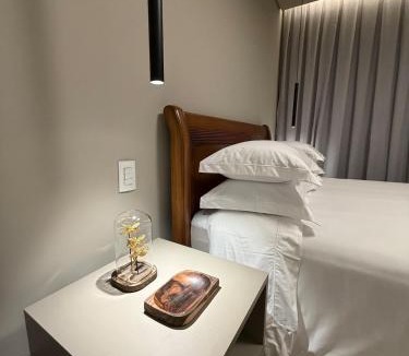Industrial Apartment | Suite Boutique 102 Cheia de Graça