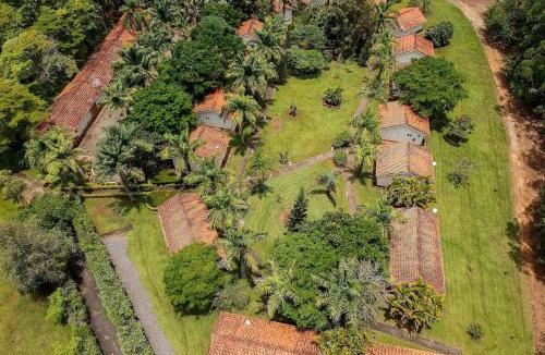 Itapetininga House | Tranquil Farm Stay Suite Pools & Nature