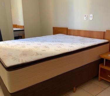 Bandeirantes Apartment | 7 piscinas, sauna, 2 AR Split, ventilador na sala, Filtro de agua gelada, Airfryer, 2 Secadores de cabelo, Internet de qualidade, TV Smart 43", e 32" Garagem coberta, Shopping Singapura pertinho