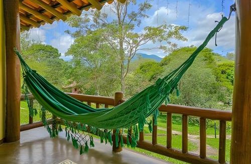 Passa Quatro Apartment | Chalé de montanha com lareira, sauna e piscina.