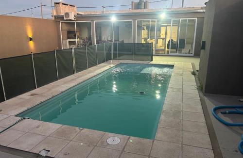 San Nicolas de los Arroyos House | Casa quinta moderna, con pileta, parrilla, galería, 2 habitaciones, todos los servicios
