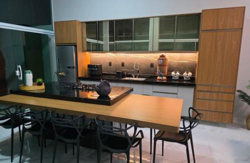 Nova Guarapari House | Casa completa 3 SUÍTES, AR E CHURRASQUEIRA - ENSEADA