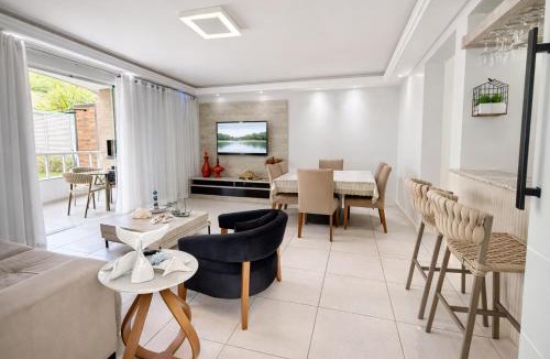 Pero House | Casa no Peró - 3 Quartos com Ar e Varanda Gourmet