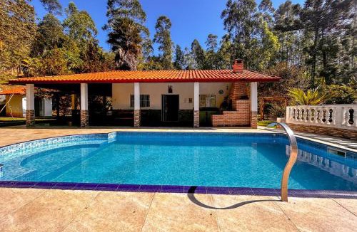 Itapevi House | Casa de Campo com Balanço na Árvore