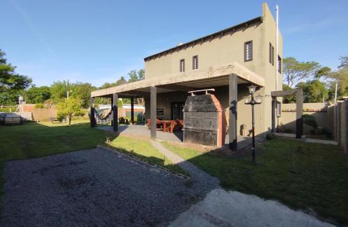 Tristan Suarez House | El rancho de la familia