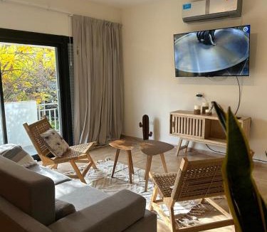 Villa Carlos Paz Hostel | Casa Frida - Alojamiento exclusivo para Mujeres -
