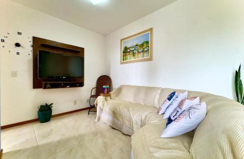 Itacolomi Apartment | Apartamento a 400M PRAIA com PISCINA sacada com CHURRASQUEIRA privativa Wi-Fi Portaria 24h PLAYGROUND INFANTIL vaga privativa de GARAGEM Reserve agora mesmo