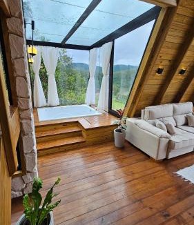 Nazare Paulista Ski Chalet | YESHUA - Cabana de Luxo com Hidro, Lago Natural e Adega