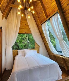 Nazare Paulista Ski Chalet | YESHUA - Cabana de Luxo com Hidro, Lago Natural e Adega