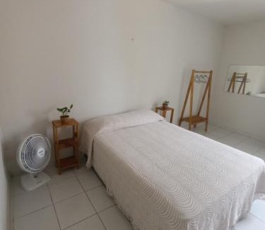 Manaira House | Quarto com banheiro privativo perto da praia