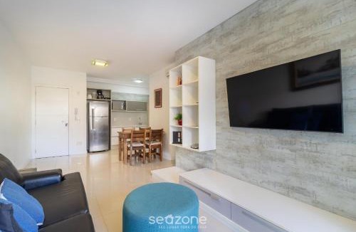 Jurere Apartment | Apart w/barbecue in condominium with pool BRI0102