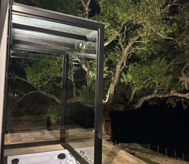 Costas House | Casa de Vidro na Montanha